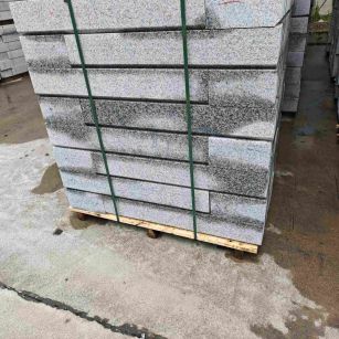 新乡芙蓉白路牙石，马路牙子