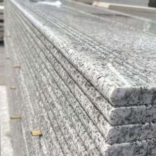 新乡芝麻白楼梯踏步 花岗岩楼梯板材