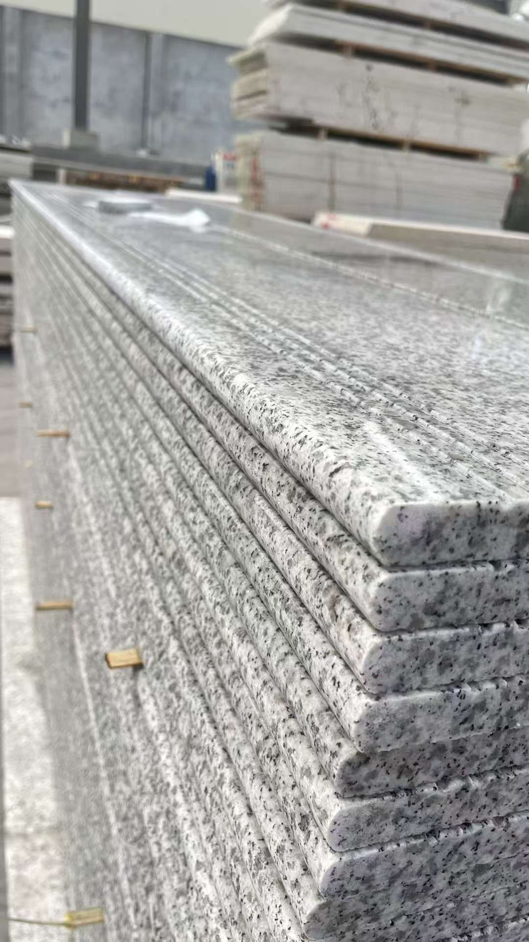 新乡芝麻白楼梯踏步 花岗岩楼梯板材
